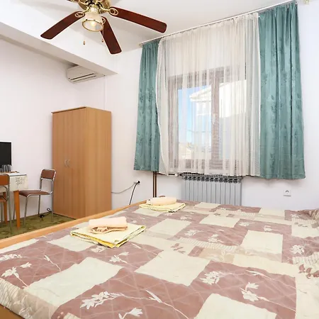 Apartamento With A Parking Space Kastel Stari, - 16344 Kaštela