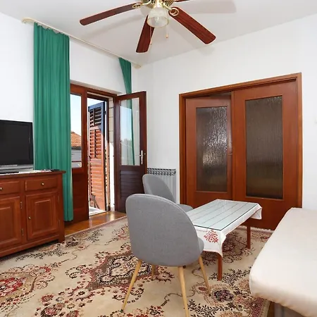 Apartment With A Parking Space Kastel Stari, - 16344
